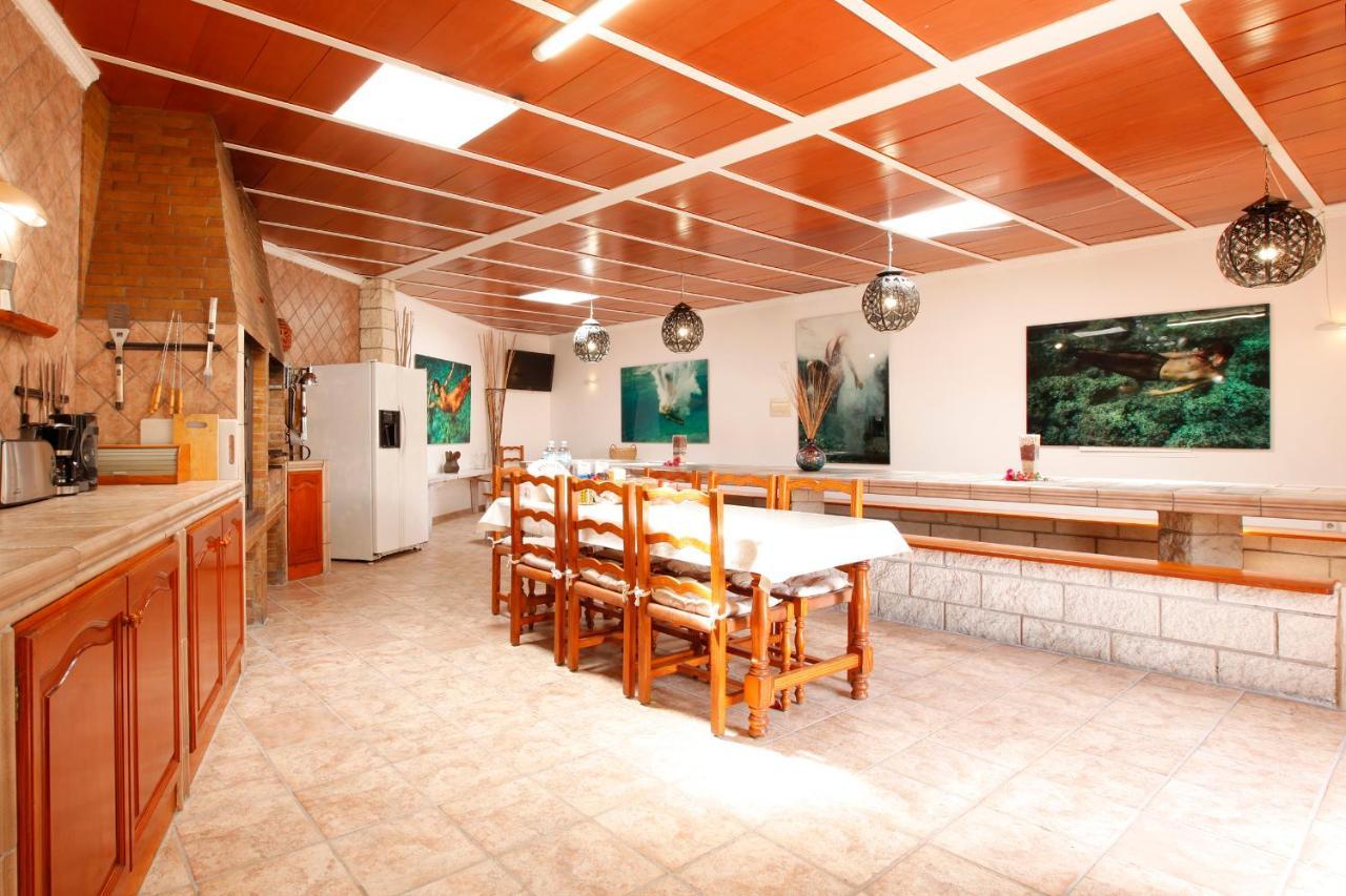 Villablanca San Rafael De Sa Creu Extérieur photo